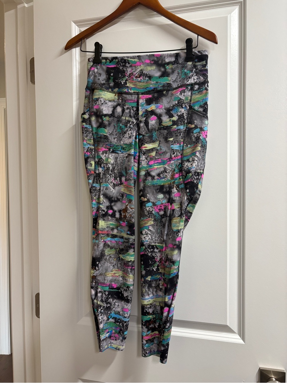 lululemon athletica Multicolor Abstract Print Leggings - Gray, Pink, Teal